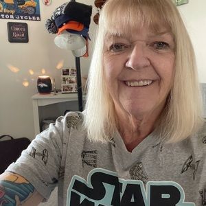 Meet your Posher, Pamela